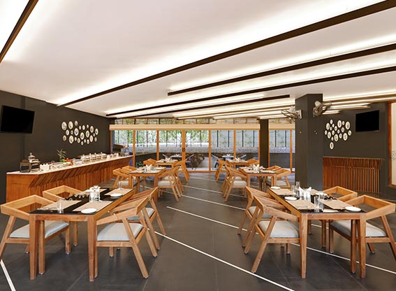 restaurants in kumily